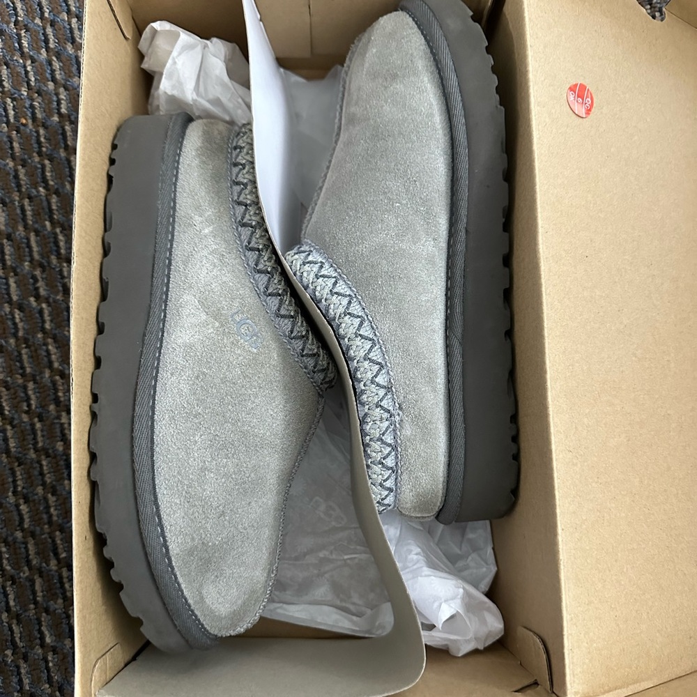 Very good condition women’s Uggs size 6